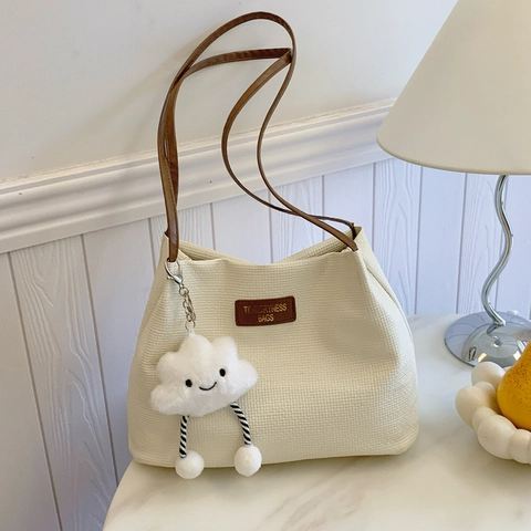 Bolso De Hombro Tipo Tote Para Mujer Textura De Gofre Cuero PU Gran Capacidad Retro Chic Bolso De Axila Con Colgante De Nube