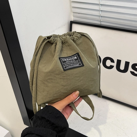 Sac Seau À Cordon En Nylon Sac À Bandoulière Décontracté Léger Pour Navette Avec Bandoulière Réglable Patch Mode Pour Femmes