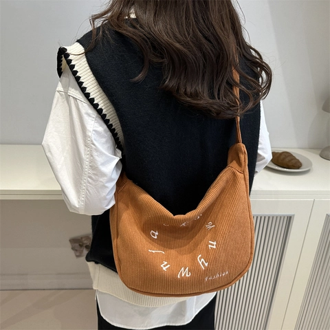 Borsa a Tracolla in Nylon da Donna Grande Capacità Lettera Ricamata Casual Tote Bag Trendy Coulisse Hobo Borsa Sottobraccio