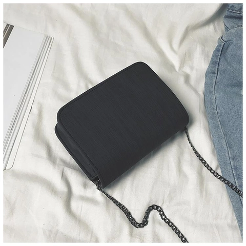 Women PU Leather Textured Small Square Shoulder Bag With Metal Chain Strap Turn-lock Crossbody Purse For Daily Work Shopping