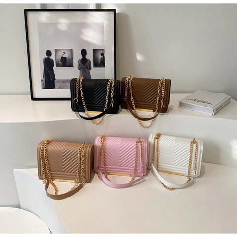 Women Quilted Shoulder Bag PU Leather Chevron Pattern Gold Chain Strap Elegant Small Crossbody Square Purse