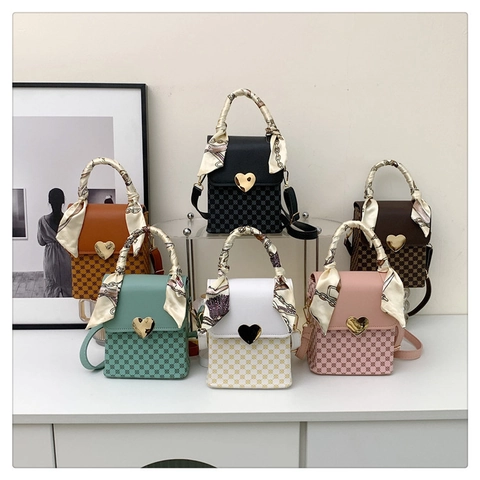 Borsa A Tracolla Donna Pelle PU Vintage Quadri Piccola Borsa Quadrata Lucchetto Cuore Manico Sciarpa Di Raso Elegante Moda