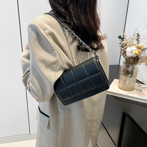 Women Quilted PU Leather Chain Shoulder Bag Minimalist Solid Color Underarm Bag Elegant Daily Fashion Padded Square Bag