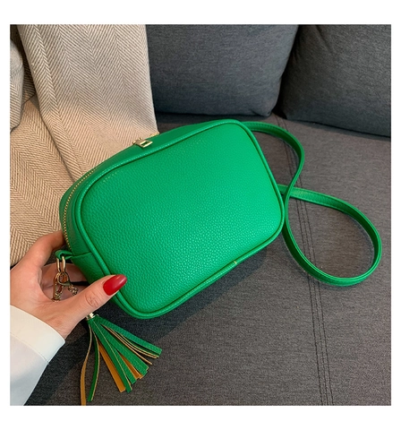 Bolso de Cámara Minimalista de Cuero PU para Mujer Textura de Lichi Bolso de Hombro Con Borla y Correa Ancha Geométrica