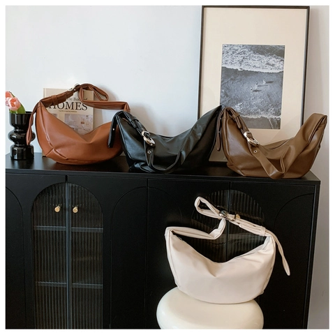 Women Minimalist Crescent Hobo Bag Soft PU Leather Adjustable Strap Underarm Shoulder Crossbody Purse Casual Daily Top Handle Bag