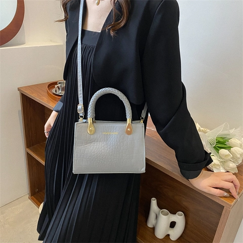 Women Crocodile Pattern PU Leather Crossbody Bag Fashion Square Handbag With Braided Handle Golden Hardware Versatile Shoulder Bag