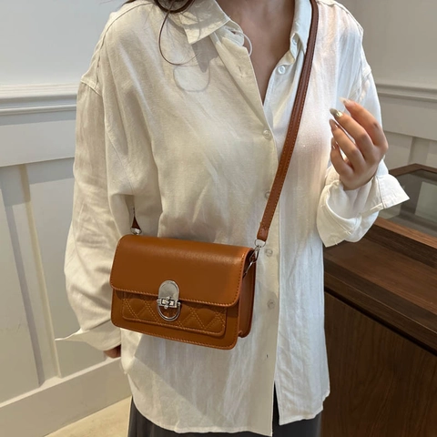 Bolso de Hombro para Mujer Minimalista de Cuero PU Moda Acolchado Bolso Bandolera Cuadrado Pequeño Con Correa Ajustable Cierre de Metal Regalo