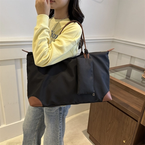 Borsa Tote In Nylon Grande Capacità Con Piccola Pochette Finiture In Pelle PU Borsa A Spalla Da Viaggio Casual Elegante