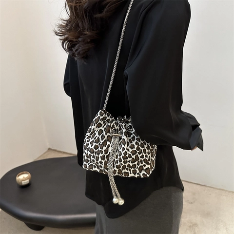Leopard Print Bucket Bag Fabric Drawstring Silver Chain Shoulder Strap Artificial Pearl Decor Crossbody Handbag For Women Stylish