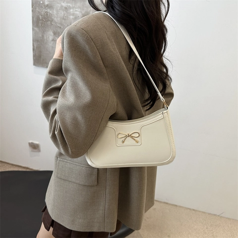 Retro PU Leather Shoulder Bag With Gold Bow Metal Buckle Fashion Underarm Small Square Bag For Daily Commute