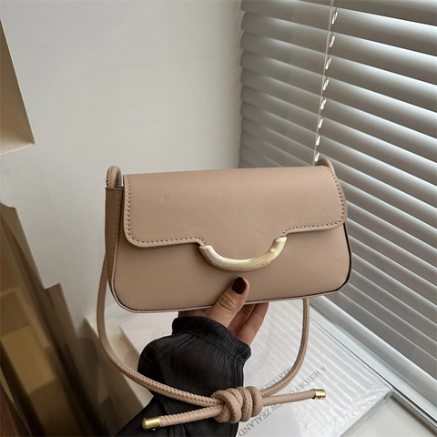 Damen Minimalistische PU-Leder Umhängetasche Mit Halbmond Metallschnalle Geknoteter Riemen Kleine Quadratische Umhängetasche Elegante Tasche