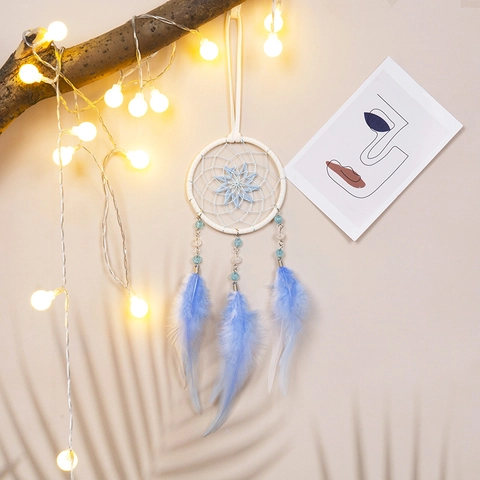 Attrape-Rêves en Plumes Bleues Fait à la Main avec Étoile Tissée Ornement Suspendu pour Rétroviseur de Voiture Décoration Boho