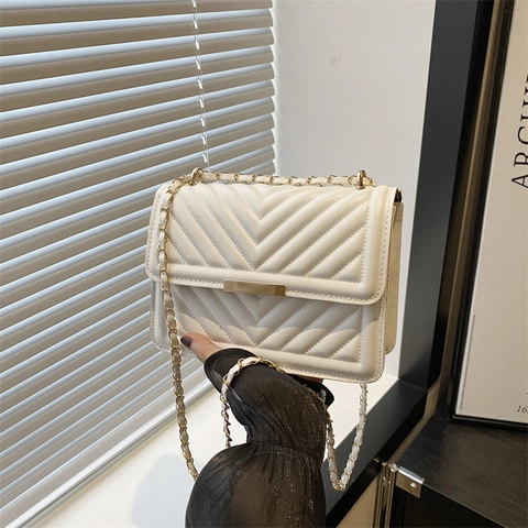 Bolso De Hombro Acolchado Para Mujer Cuero PU Patrón Chevron Cadena Dorada Solapa Bolso Bandolera Estilo Coreano