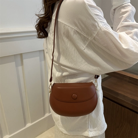 Borsa a Tracolla a Sella in Pelle PU da Donna Borsa a Tracolla Rotonda Minimalista Con Tracolla Regolabile Borsa alla Moda Giornaliera