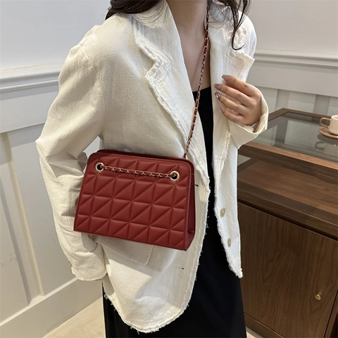 Women PU Leather Shoulder Bag Quilted Triangle Pattern Chic Small Square Crossbody Bag With Golden Chain Strap