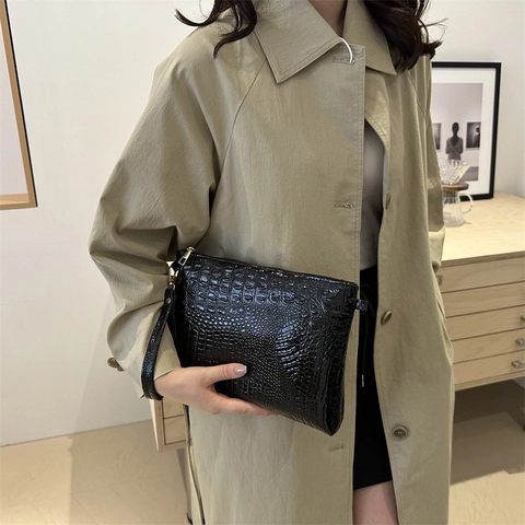 Women's Trendy Metallic Crocodile Texture Small Square Bag Niche Design Single Shoulder Crossbody Clutch Bag With Wide Strap