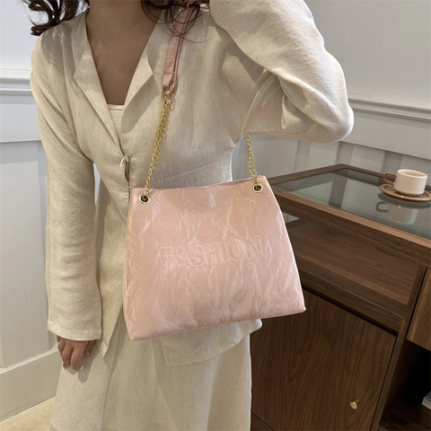 Damen Mode Brief Geprägt Tote Tasche Falten PU Leder Große Kapazität Schultertasche Mit Goldener Metall Kettengurt