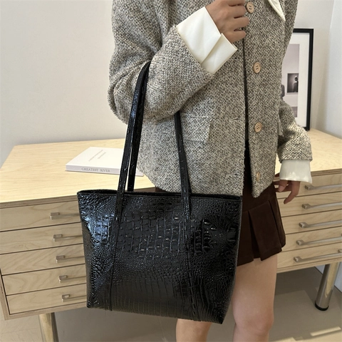 Metallic Crocodile Pattern Tote Bag Metallic Gloss PU Leather Shoulder Bag Large Capacity Commuting Top Handle Bag For Women