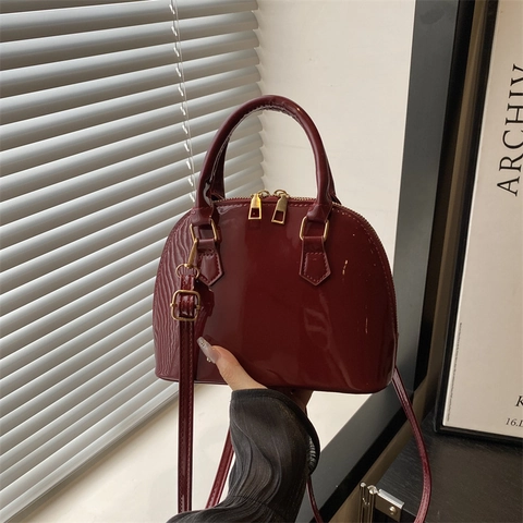 Borsa a Conchiglia in Vernice Vintage per Donna Elegante Borsa a Tracolla a Cupola Con Tracolla Regolabile Hardware Dorato