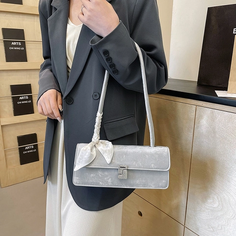 Borsa a Sottobraccio da Donna Baguette in Pelle PU con Fibbia in Strass Borsa a Spalla con Foulard di Seta Grande Capacità