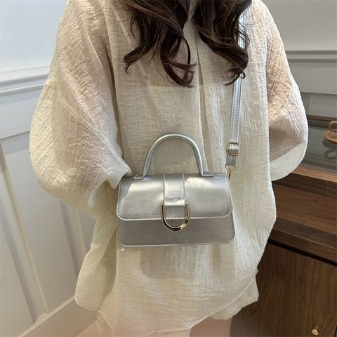 Borsa a Tracolla Piccola Quadrata in Pelle PU Minimalista con Fibbia a D Borsa a Mano alla Moda per Donna Uso Quotidiano