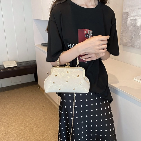 Pochette De Soirée Vintage Pour Femmes En Cuir PU Rivets Cœur Poignée Métal Bandoulière Chaîne Fermoir Kiss Lock Sac À Main