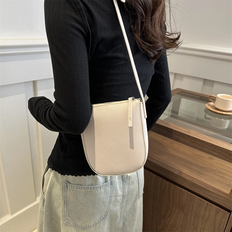 Minimalistische PU Leder Umhängetasche Eimer Form Damen Koreanische Mode Kieselmaserung Kleine Quadratische Schultertasche
