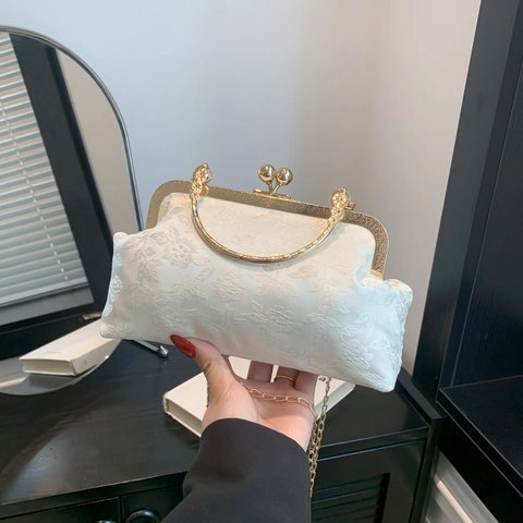 Vintage Floral Jacquard Evening Clasp Bag For Women Elegant Kiss Lock Handbag With Gold Metal Chain Shoulder Bag For Party