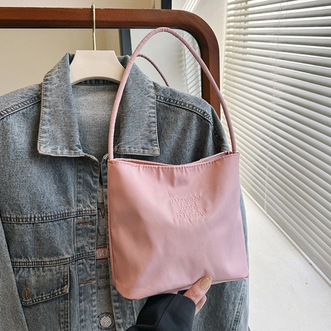 Minimalistische Nylon Unterachseltasche Mit Buchstabenstickerei Einfache Einfarbige Trendige Schulterhandtasche Für Damen Alltag