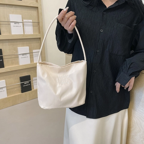 Bolso de Hombro Cubo de Nailon Minimalista Pretty And Liberty Bordado Letras Bolso de Mano Tote Casual Mujer Calle Underarm