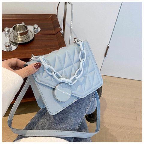 Women's Fashion PU Leather Quilted Rhombic Shoulder Bag Minimalist Crossbody Bag With Decorative Chunky Chain And Round Tag
