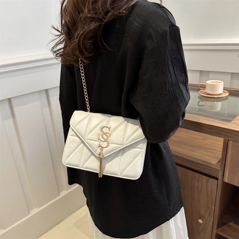 Women Quilted Shoulder Bag PU Leather Trendy Metal Chain Strap Tassel Crossbody Flap Square Chic