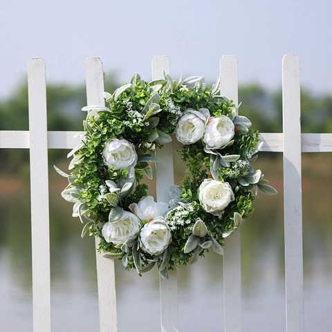Couronne de Fleurs de Pivoine Artificielle Eucalyptus Blanc Feuilles Vertes Soie Florale Décoration Murale de Porte Ferme
