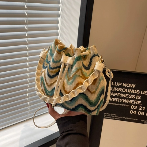 Bolso de Cubo de Punto para Mujer Patrón de Ondas en Zigzag Color en Contraste Borde de PU Bolso de Hombro Con Cordón y Asa Trenzada