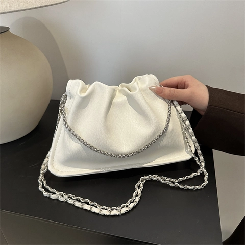 Borsa a Spalla Baguette Plissettata Cloud per Donna Pelle PU Grana Litchi Catena Argento Borsa Sotto Ascella Handbag alla Moda