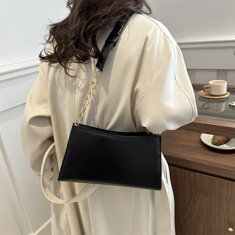 Chic Solid Color PU Leather Underarm Bag For Women Elegant Baguette Shoulder Bag With Stylish Gold Chain Strap