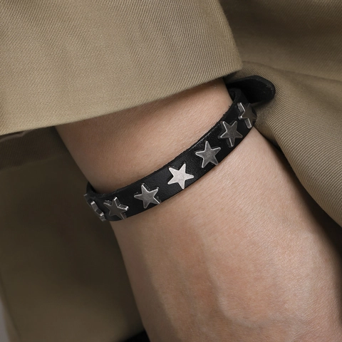 Punk Rock Leren Armband Met Legering Vijfpuntige Ster Klinknagels Retro Gothische Polsband Verstelbaar Voor Heren Dames