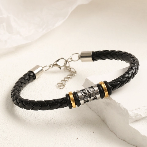 Bracelet en Cuir PU Tressé Vintage pour Hommes Hip Hop Crâne Perles Métalliques Bijoux de Main Réglables Cadeau Décontracté Cool