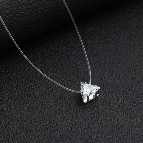 Collier Ligne de Pêche Transparent Invisible Minimaliste pour Femmes Élégant Collier Choker avec Pendentif en Zircone Coeur Triangle Rond Bijoux Cadeau