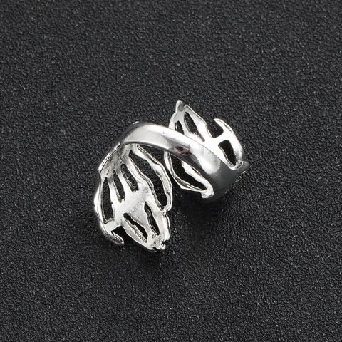 Vintage Skeleton Bone Hand Ring Alloy Retro Punk Gothic Skull Finger Ring Hip Hop Rock Jewelry For Men Unisex