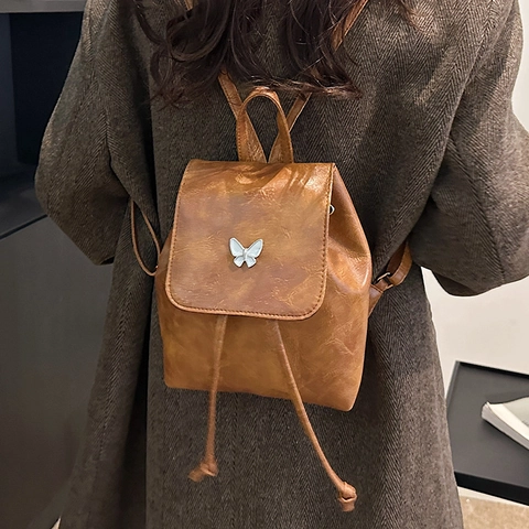 Mochila Mini de Moda para Mujer de Cuero PU con Decoración de Mariposa Mochila con Cordón y Solapa para Viaje Diario Vintage Chic Mochila Pequeña de Día