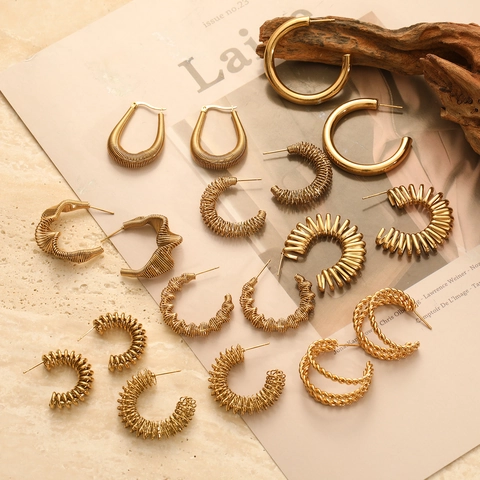 Boucles d'Oreilles Créoles Géométriques Vintage en Acier Inoxydable Plaqué Or pour Femme Boucles d'Oreilles en Forme de C en Fil de Métal