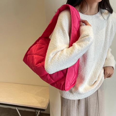Large Capacity Quilted Padded Shoulder Bag Lightweight Nylon Tote Handbag For Women Casual Commuter Solid Color