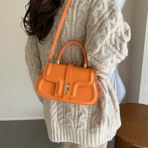 Borsa A Spalla Sottobraccio Da Donna Pelle PU Stile Sella Trendy Borsa A Tracolla Chiusura In Metallo Dorato Versatile