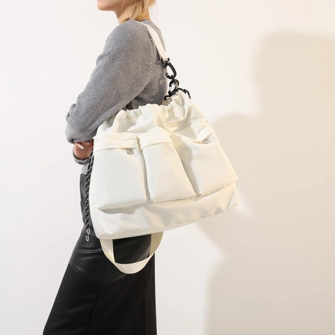 Sac à Épaule en Nylon pour Femmes Grande Capacité Multi Poches Sac à Bandoulière Style Cargo Avec Cordon de Serrage