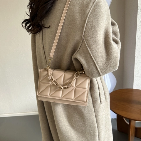 Women Trendy Geometric Quilted PU Leather Shoulder Bag With Thick Resin Chain Fashion Crossbody Small Square Bag