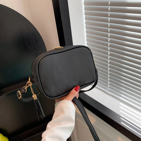 Women Litchi Grain PU Leather Crossbody Bag With Tassel Decor Fashion Camera Bag Dual Straps Geometric Wide Strap Shoulder Bag