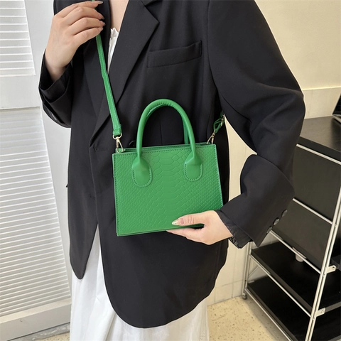 Women Shoulder Crossbody Bag PU Leather Crocodile Pattern Fashion Square Structured Trendy Handbag