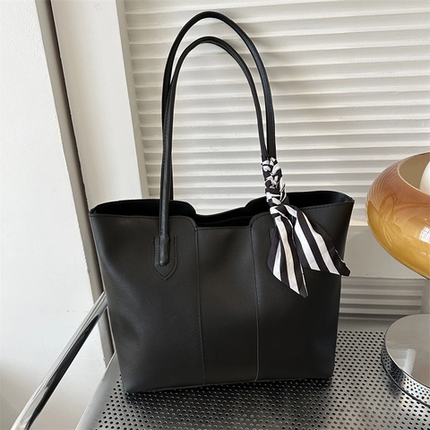 Damen Retro Pendeln PU Leder Tragetasche Große Kapazität Schultertasche Mit Satin-Schal Vielseitige Handtasche