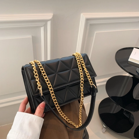Women PU Leather Triangular Quilted Shoulder Bag Gold Chain Strap Crossbody Small Square Bag Geometric Flap Purse Elegant Stylish